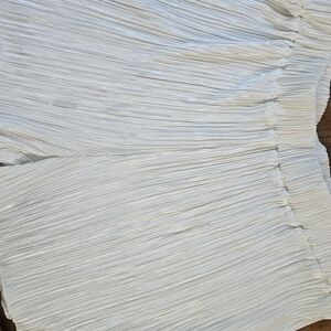 & Other Stories Cream Pleated Shorts